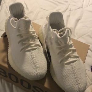 Yeezy 350 White (AUTHENTIC)
